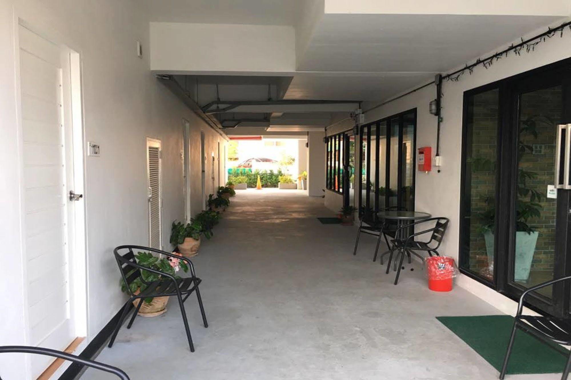 The Season Airport Udonthani Extérieur photo